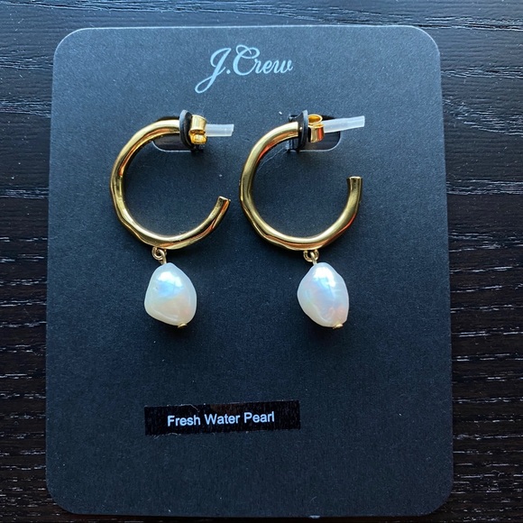 J. Crew Hammered hoop fresh water pearl earring - Picture 2 of 4